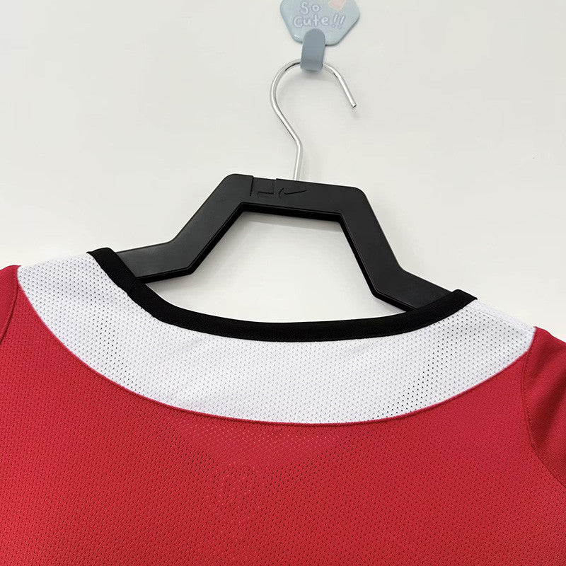 Man United 05/06 Home Retro Jersey